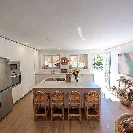 Luxury Townhouse In Free Parking Fast Wifi Holiday home