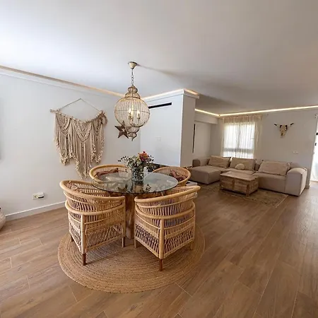 Holiday home Luxury Townhouse In Free Parking Fast Wifi *