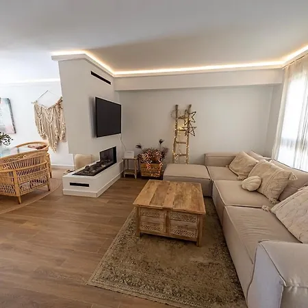 Holiday home Luxury Townhouse In Free Parking Fast Wifi *