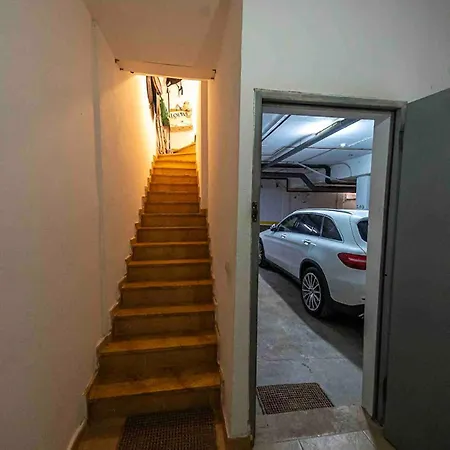 Luxury Townhouse In Free Parking Fast Wifi *